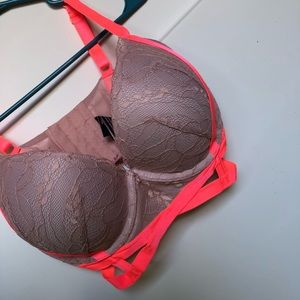 Pink lace push-up bra
